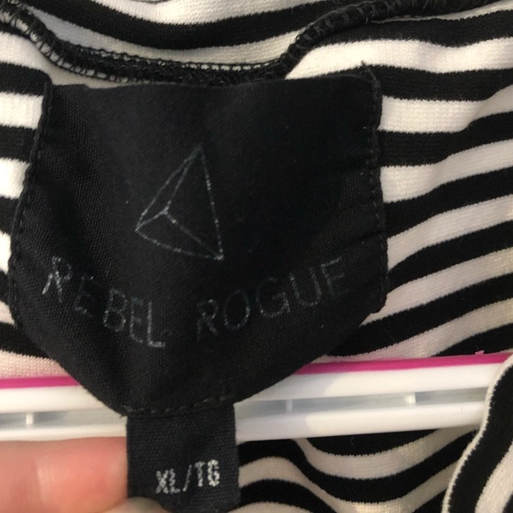 ✨H&M Striped Muscle Top✨ - Picture 2 of 2